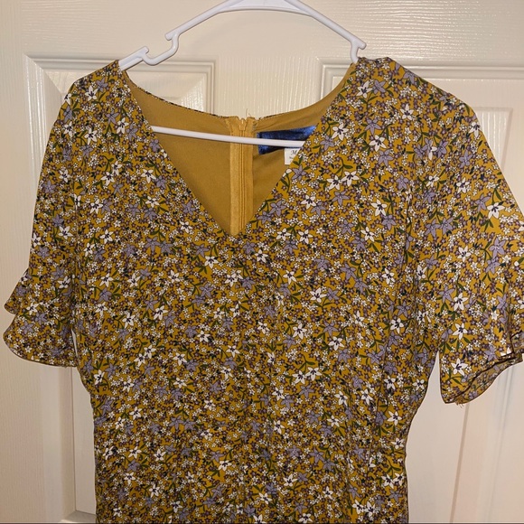 Francesca’s Floral Romper - Picture 4 of 5